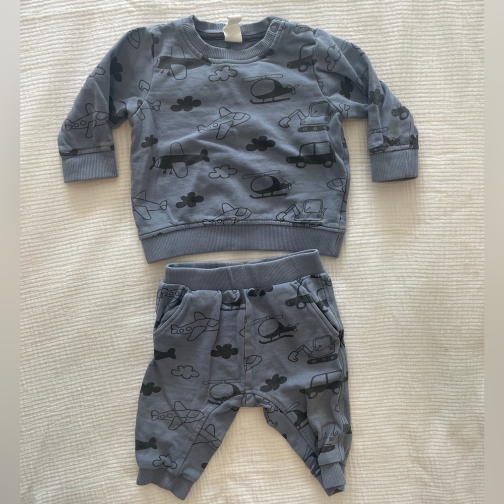 H&M Airplanes Sweatsuit, Size 6-9M